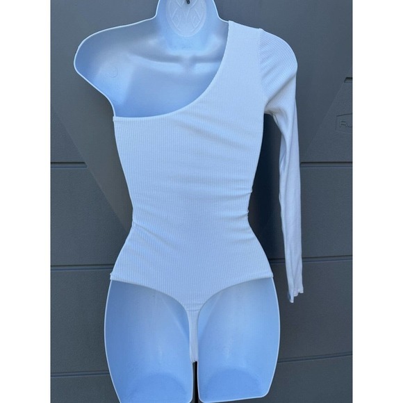 NWT Privacy Please "Emily" Ribbed One Shoulder Long Sleeve Bodysuit in Ivory XXS - Picture 9 of 12